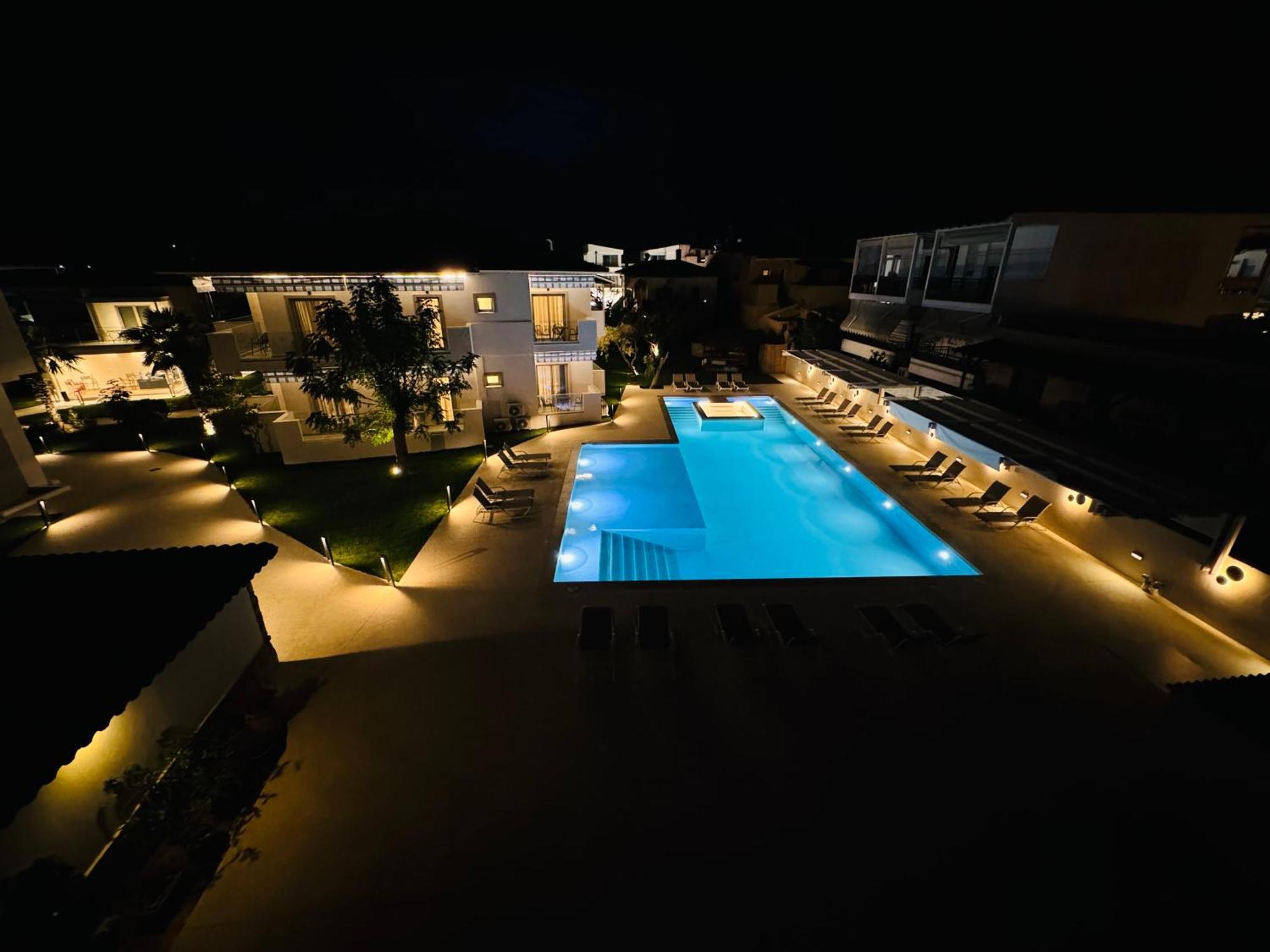 Studio Nikiti Beach Exteriör bild